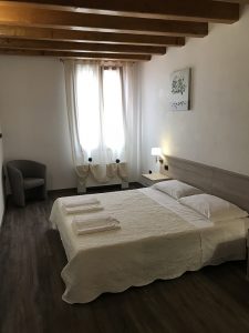 dettaglio camera da letto appartamento 6